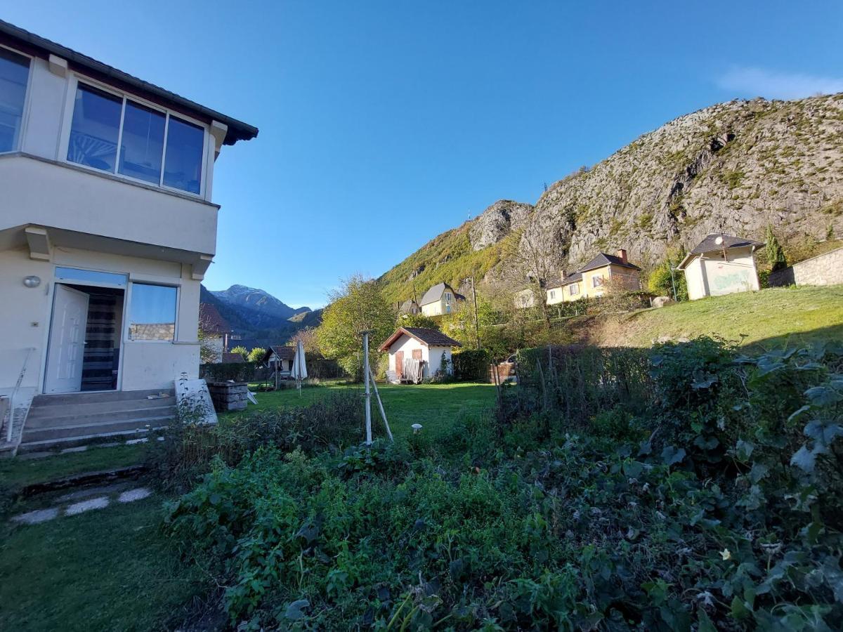 Beau Jardin Proche Randonnee Ski Calme Plain Pied Auzat Extérieur photo